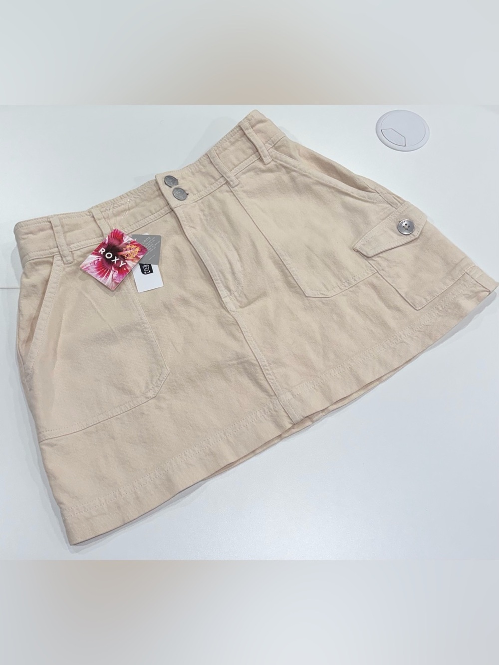 Roxy Women's Medium Roll With It Skirt Natural Cream NWT Utility Pockets Cotton